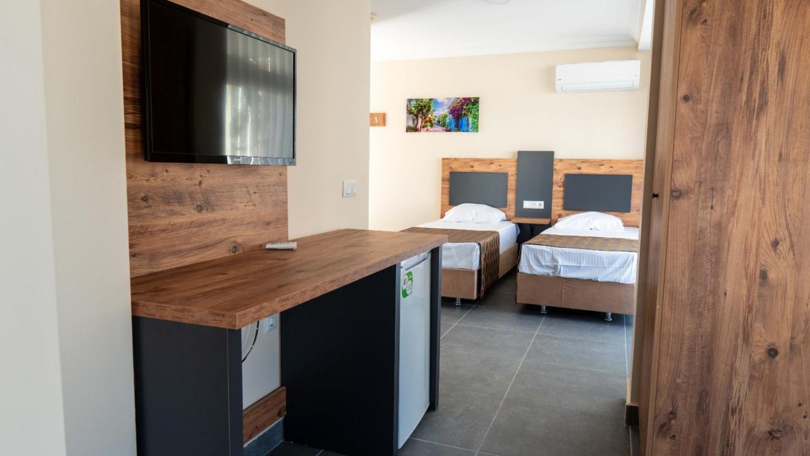 Club Efes Otel 锡利夫凯 外观 照片
