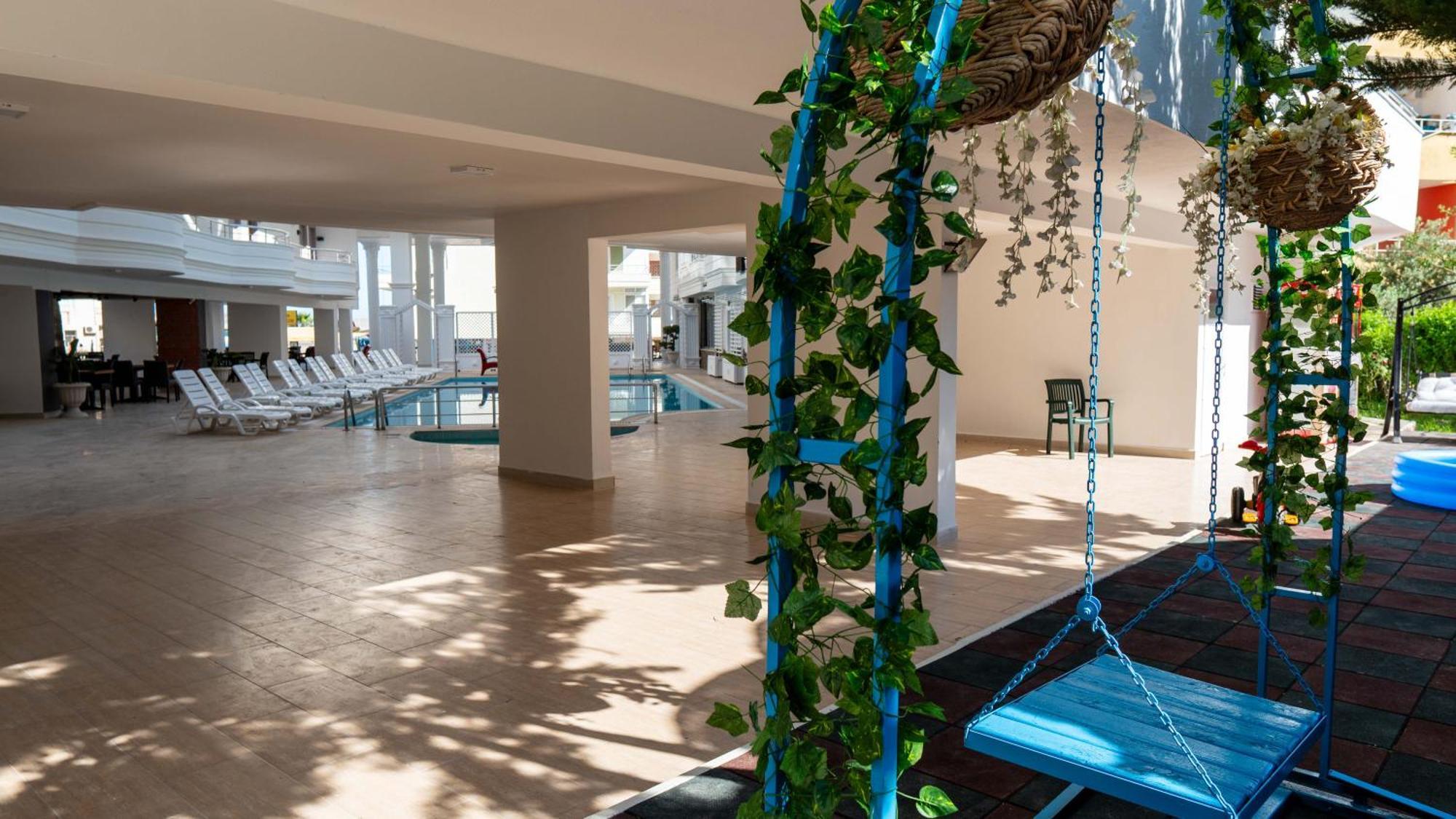 Club Efes Otel 锡利夫凯 外观 照片