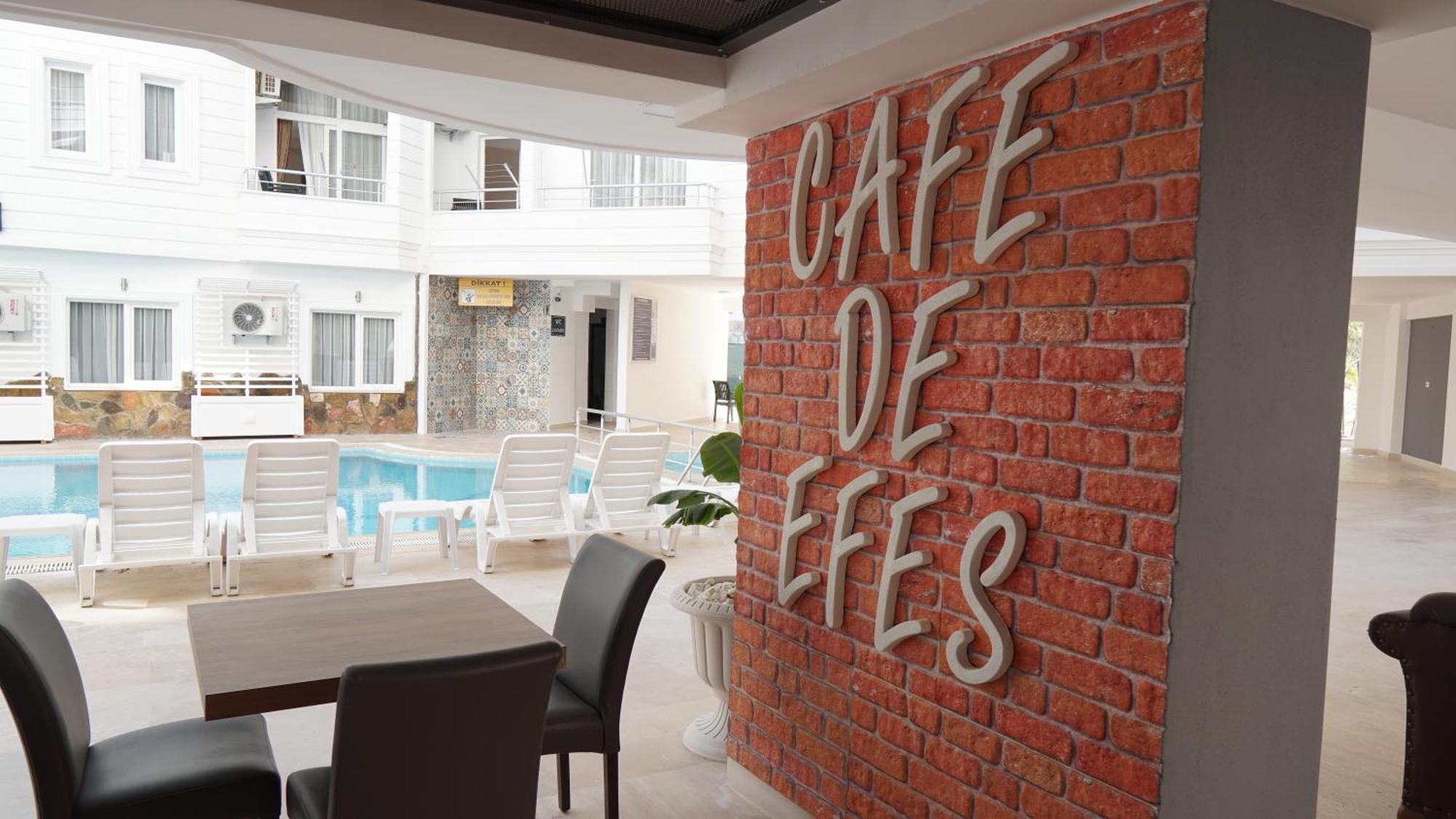 Club Efes Otel 锡利夫凯 外观 照片