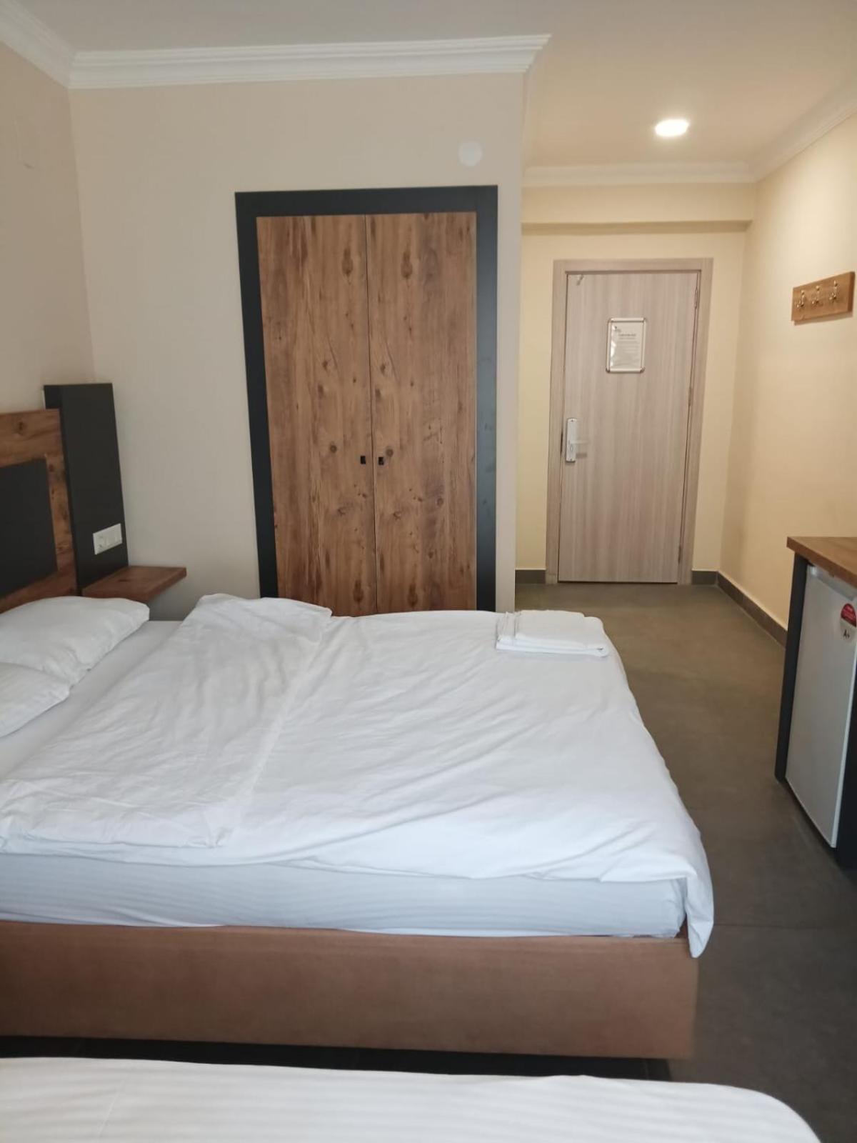 Club Efes Otel 锡利夫凯 外观 照片
