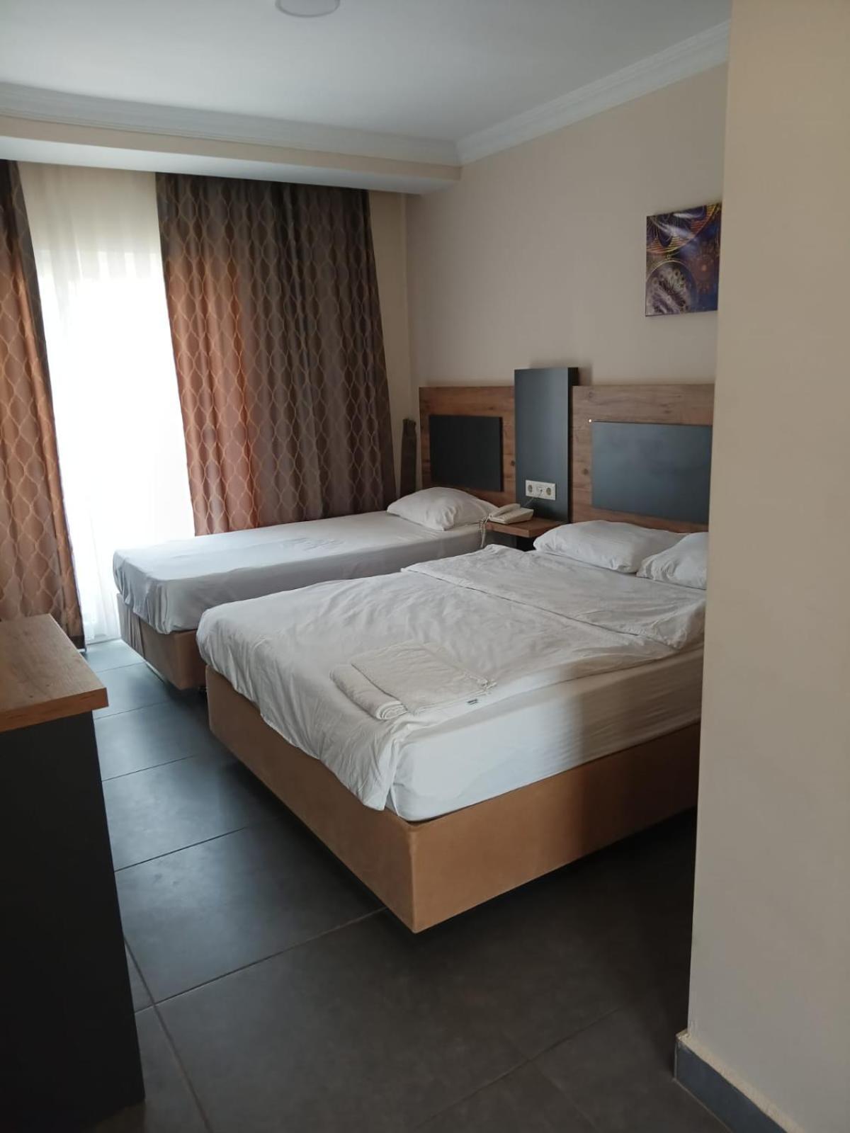 Club Efes Otel 锡利夫凯 外观 照片