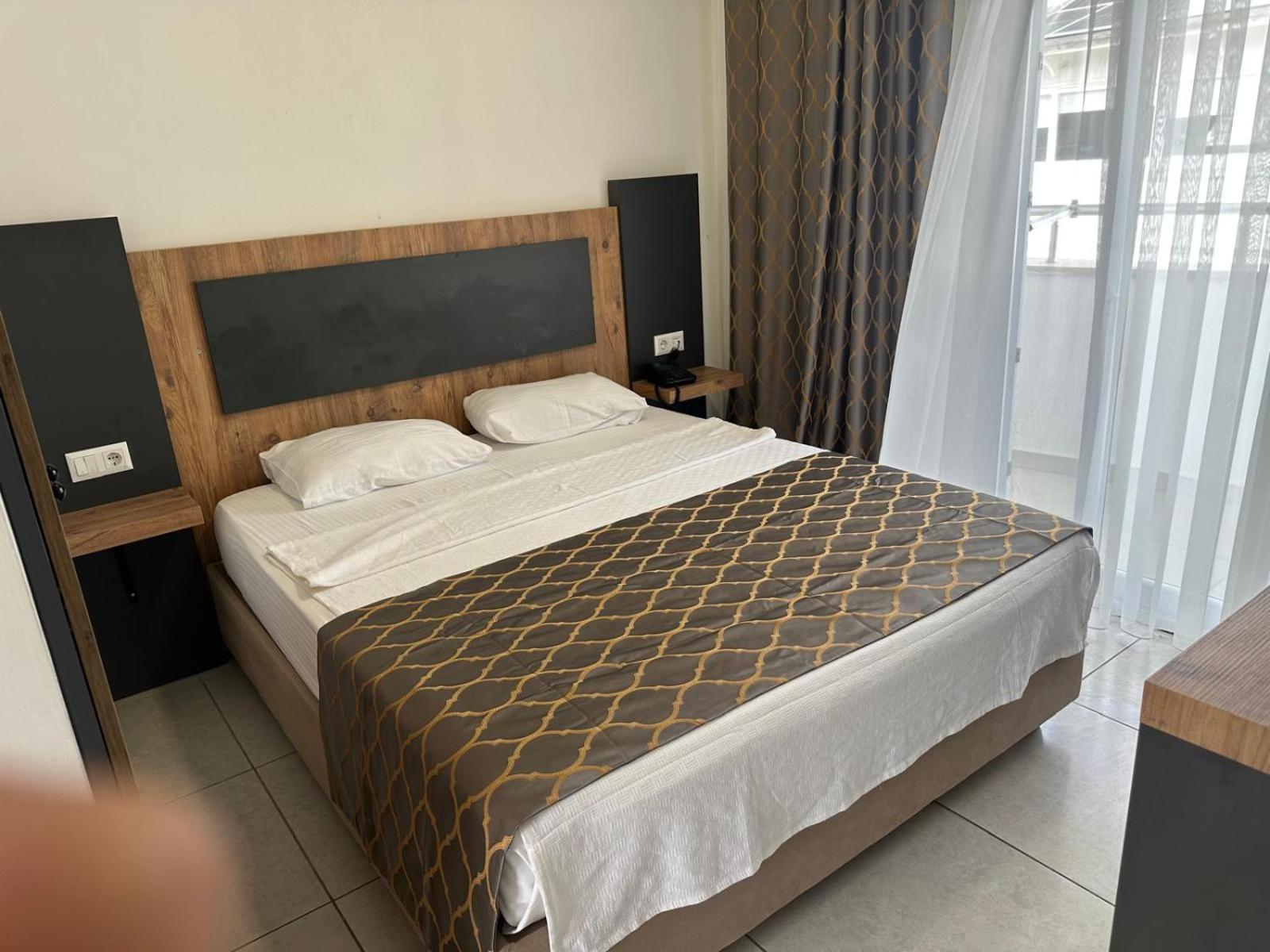 Club Efes Otel 锡利夫凯 外观 照片