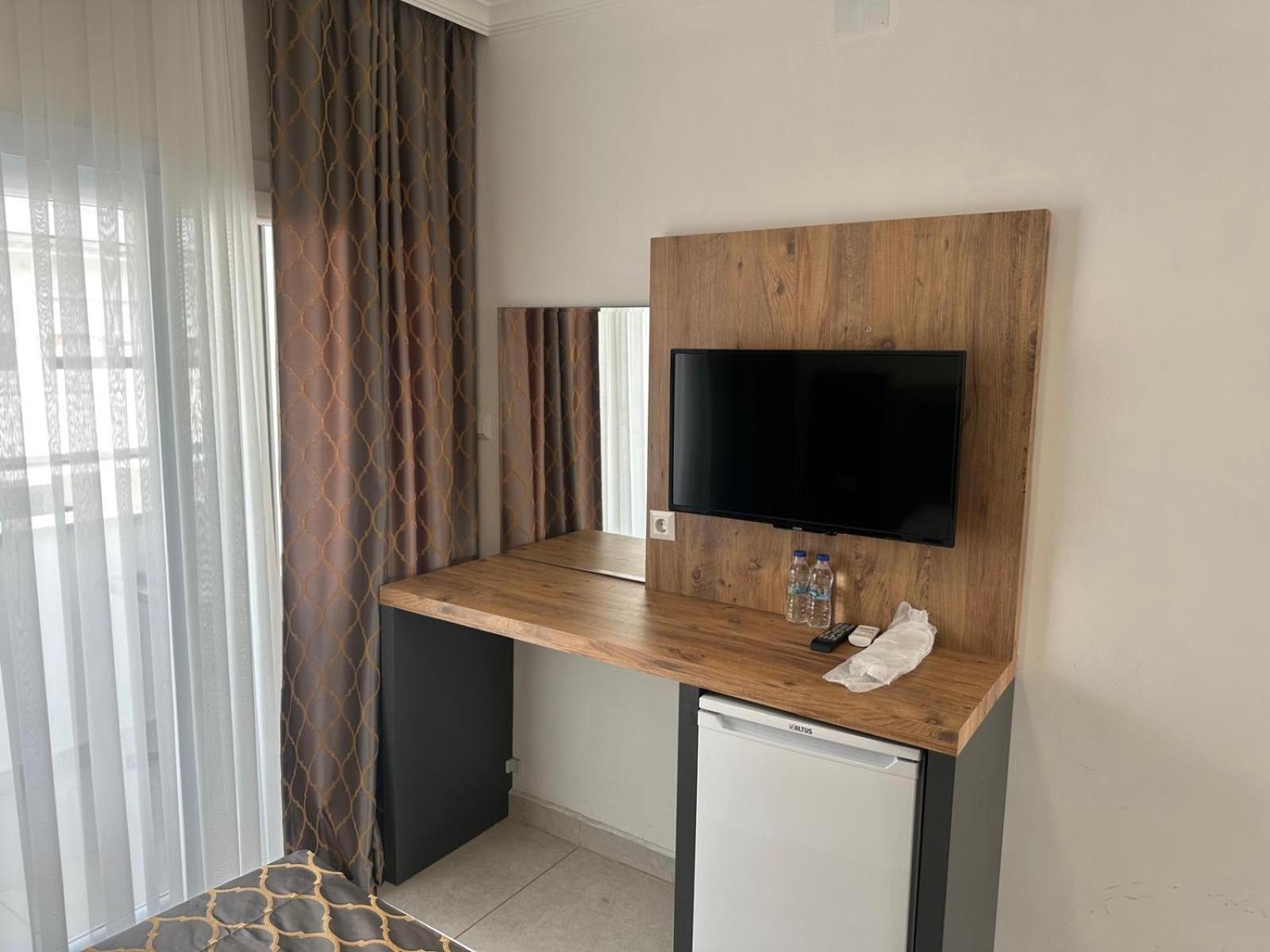 Club Efes Otel 锡利夫凯 外观 照片