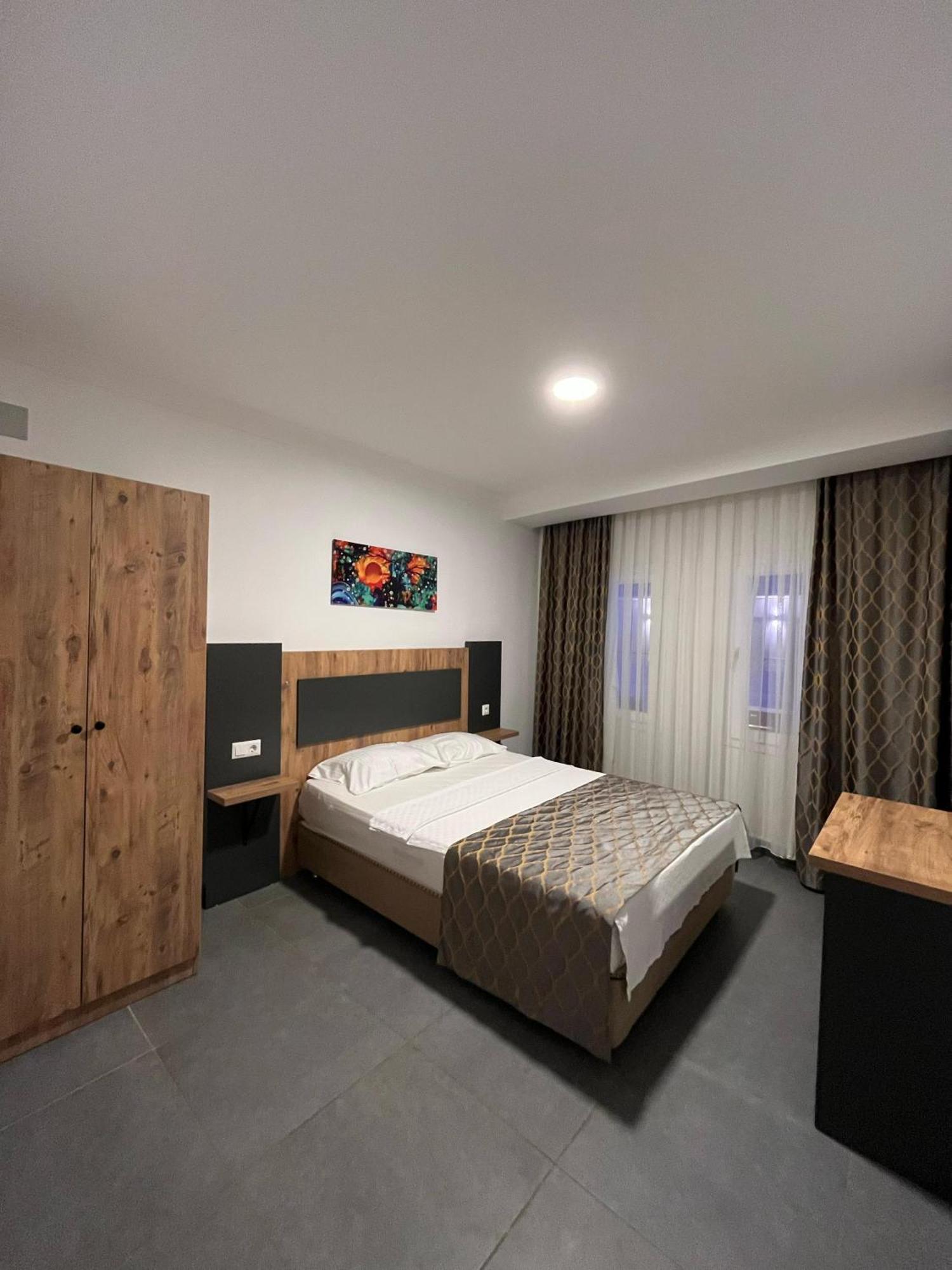 Club Efes Otel 锡利夫凯 外观 照片