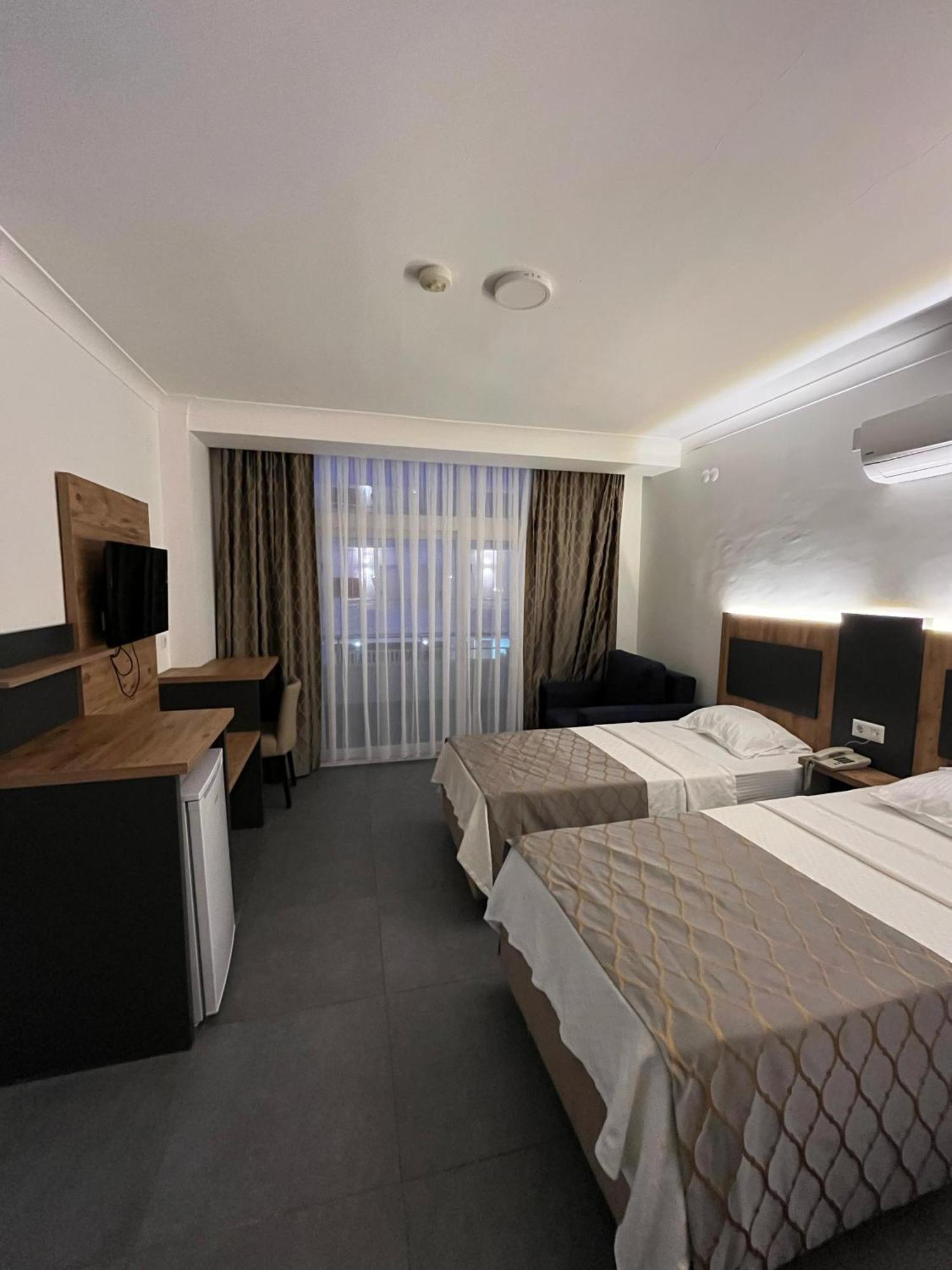 Club Efes Otel 锡利夫凯 外观 照片