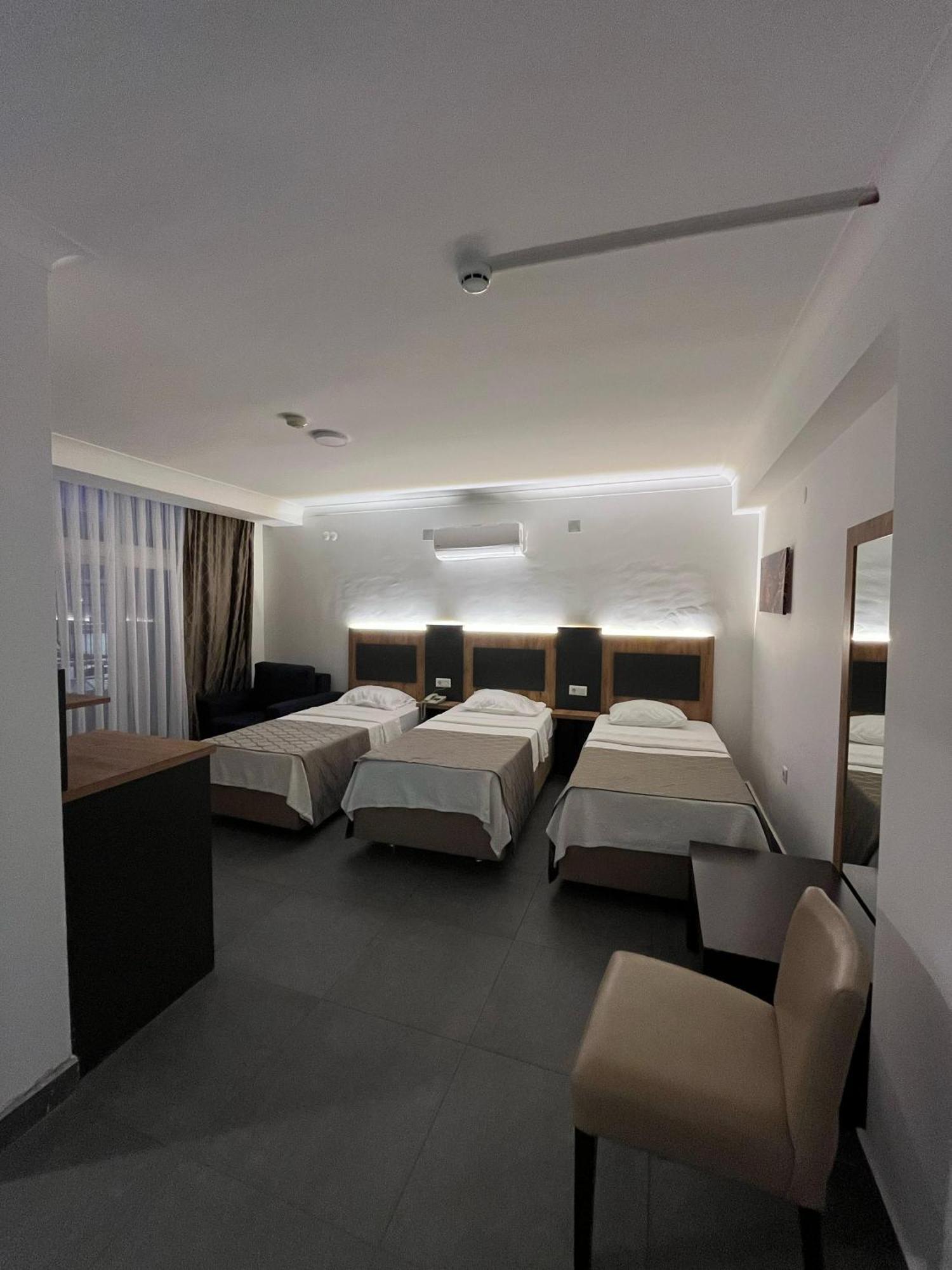 Club Efes Otel 锡利夫凯 外观 照片
