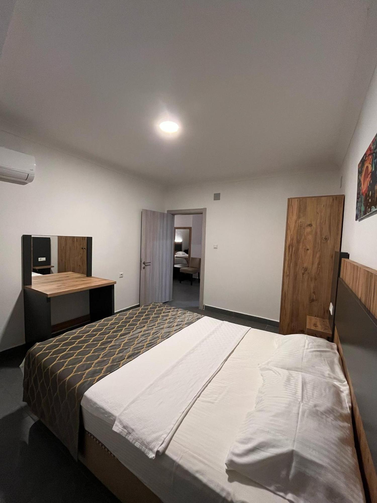 Club Efes Otel 锡利夫凯 外观 照片